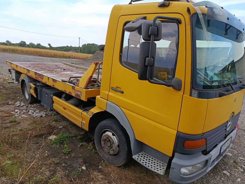 Sprzedam lawetę Mercedes Atego zajerestrowany jako specjalny