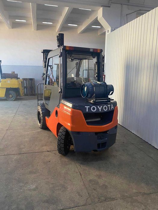 Toyota 32-8FGF30 FSV4700/ Новый/ Газ/Бензновый двигатель