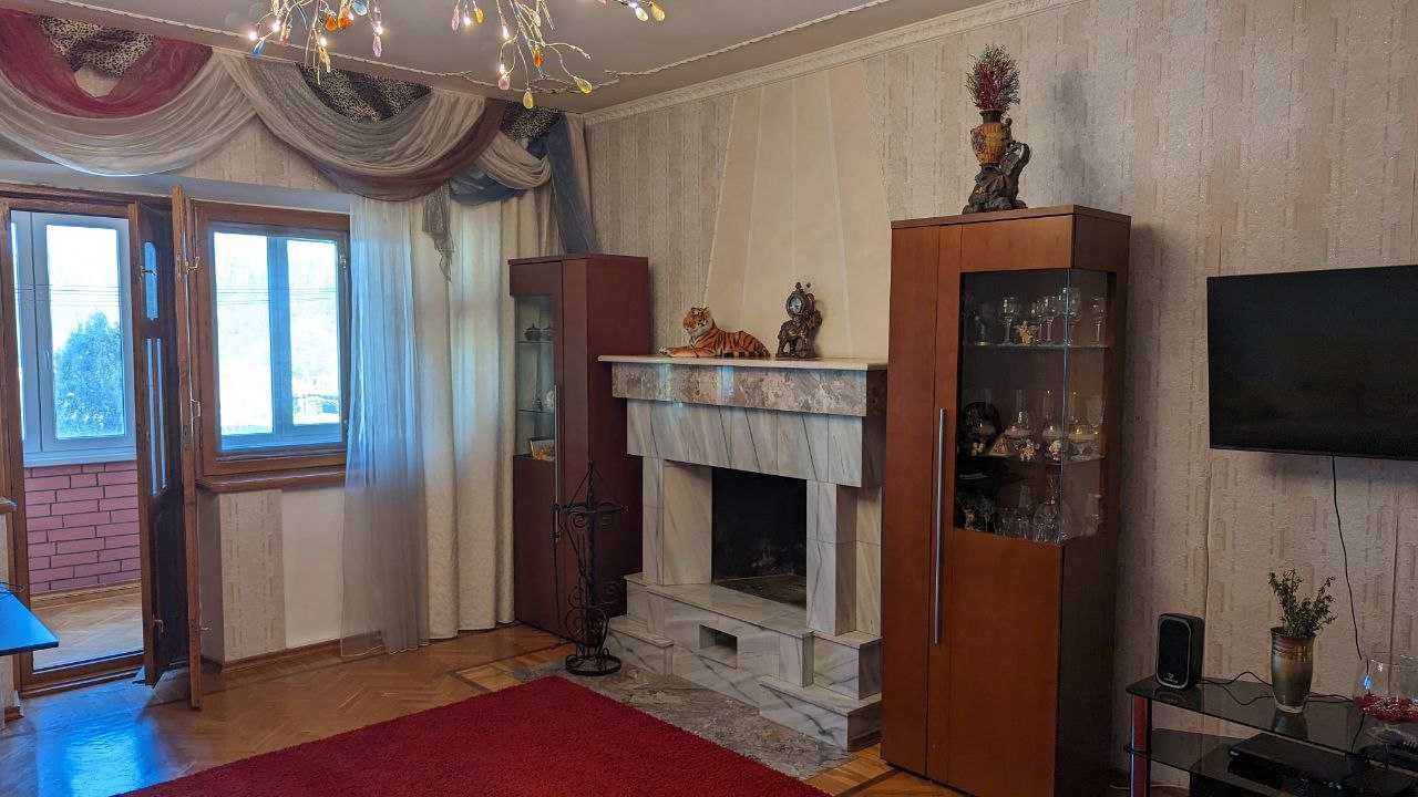 Продається добротний будинок в Центрі! Для великої родини