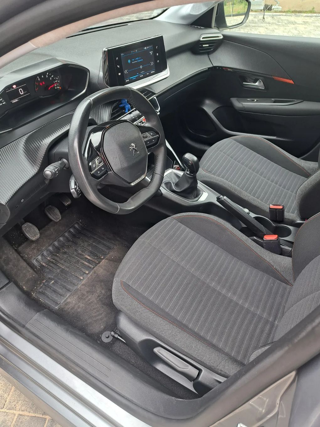 Peugeot 208 1.2 PureTech 75 KM Allure