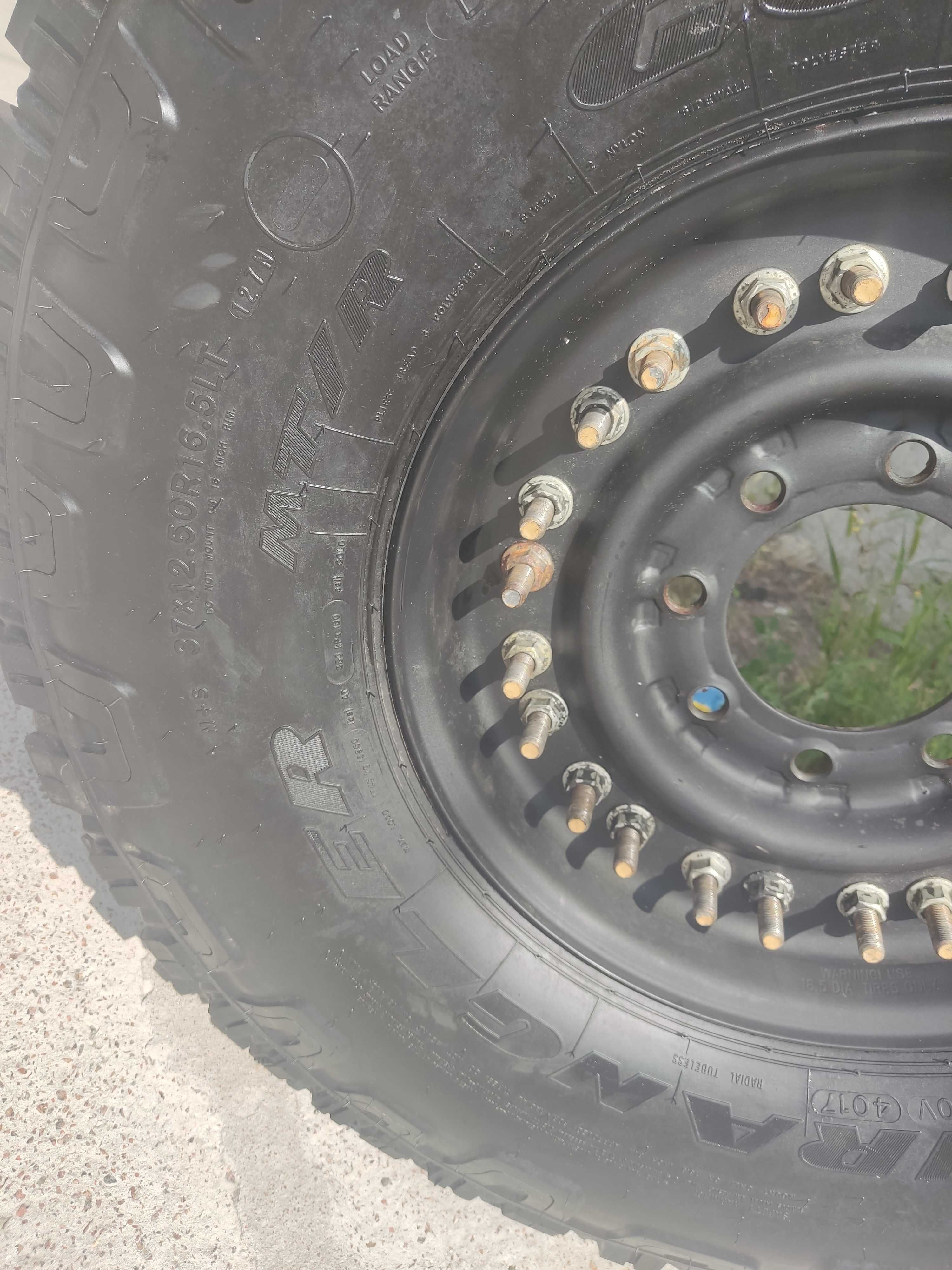 Шина 37x12.50R16.5 Goodyear Wrangler MT/R 133N з диском в зборі Хаммер