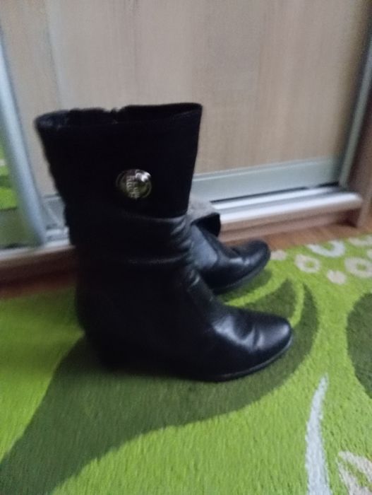 Продам шкіряні зимові ботинки