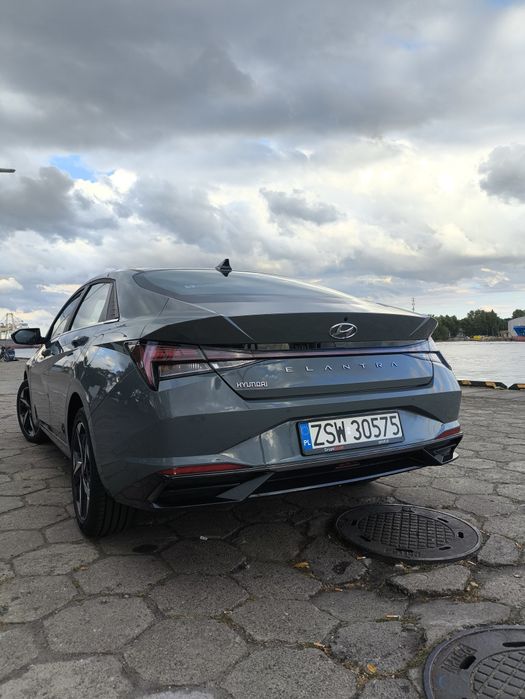 Hyundai Elantra 1.6 MPI salon Polska