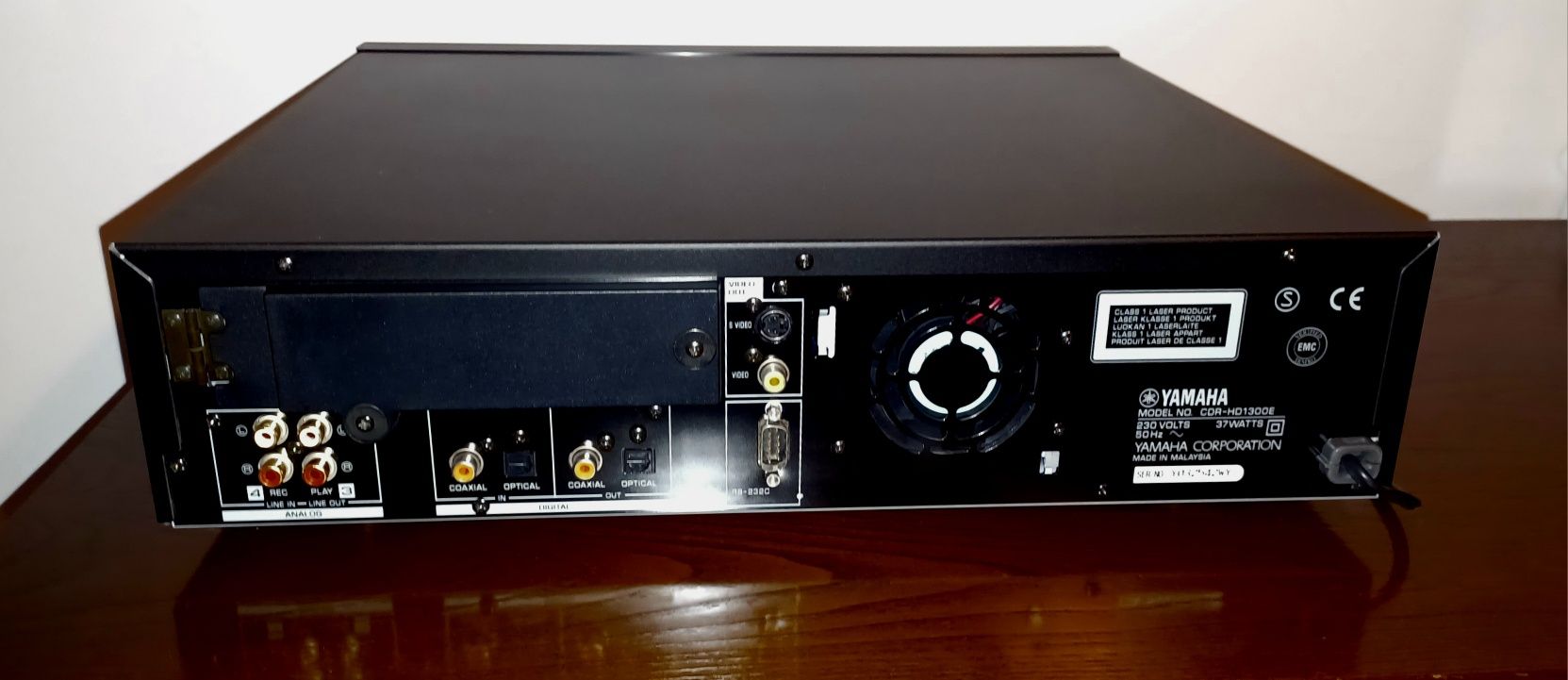 Yamaha CDR-HD1300 - Hard Disk/CD Recorder
Hard Disk/CD Recorder
Hard D