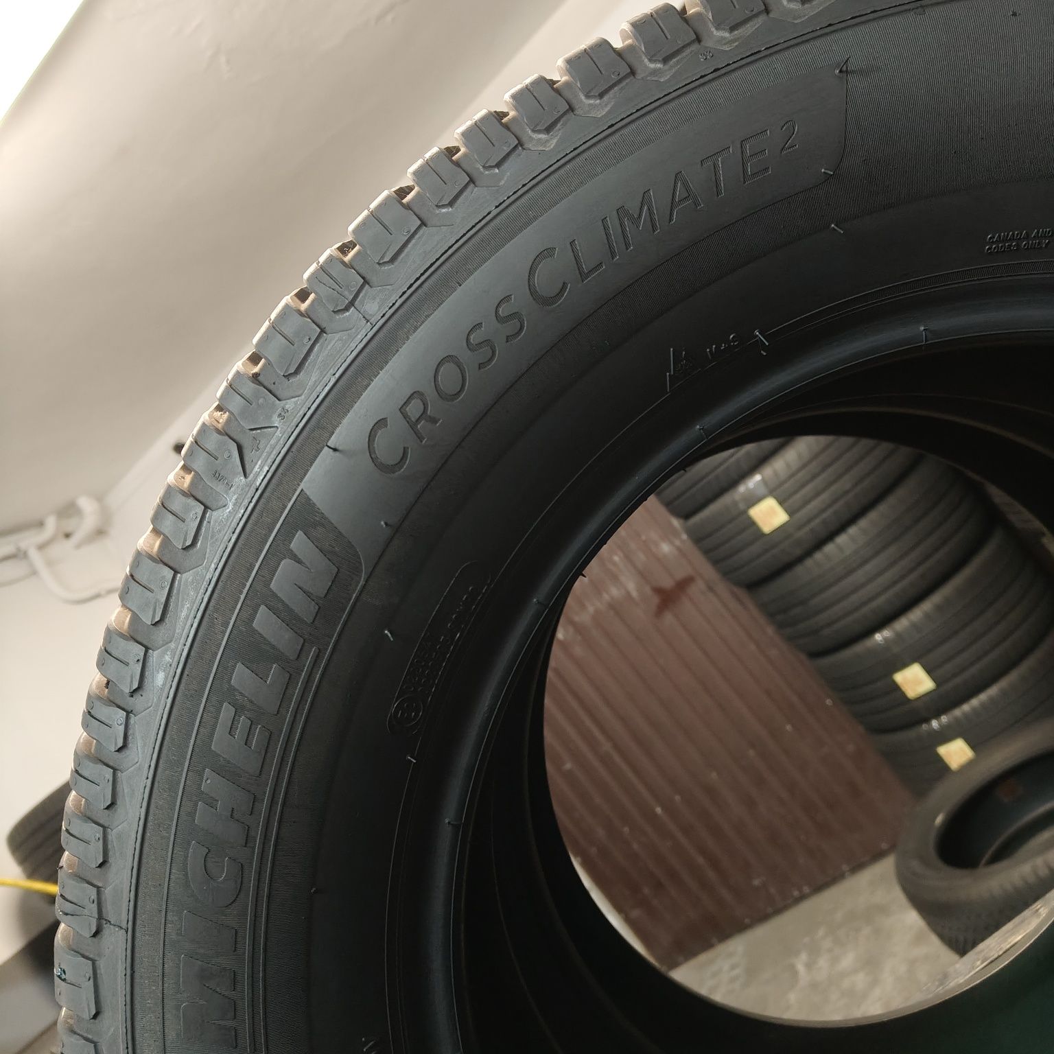 255/65/18 Sprzedam parę opon całorocznych Michelin