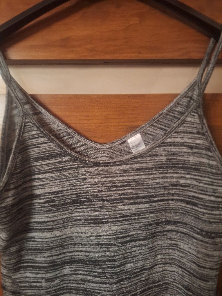 Bluzka damska H&M rozm.S stan bardzo dobry.