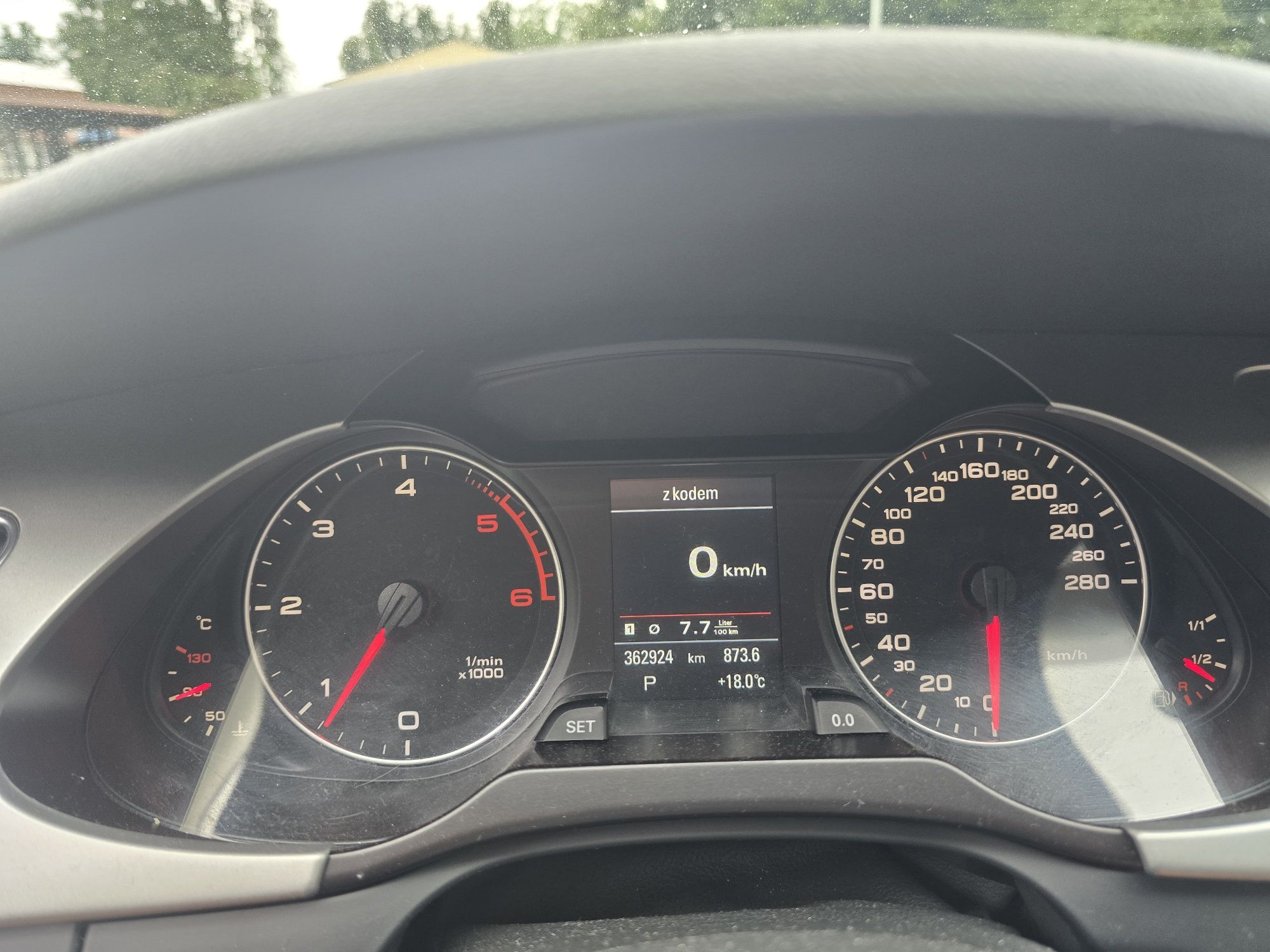 Audi a4b8 2010r 2.7V6