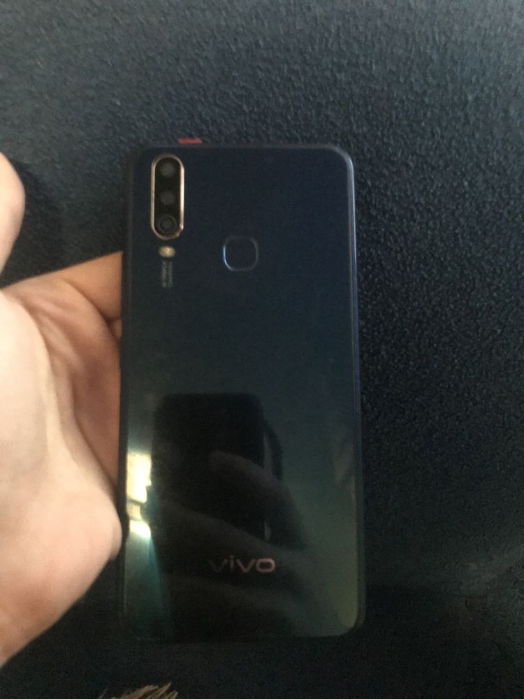 Телефон VIVO Y15