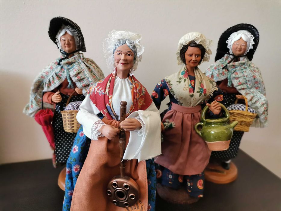 Santon De Provence®- terakotowe figurki z lat 60-tych XX wieku 10 szt.