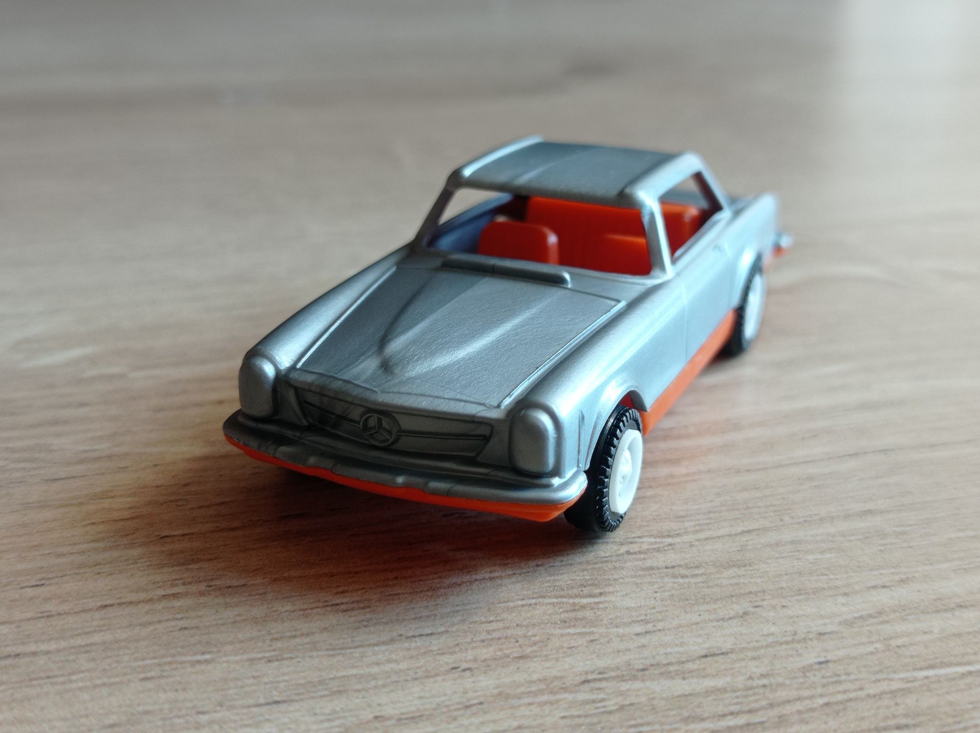 UNIKAT model samochodu Mercedes 260 SL Coupe 1:48