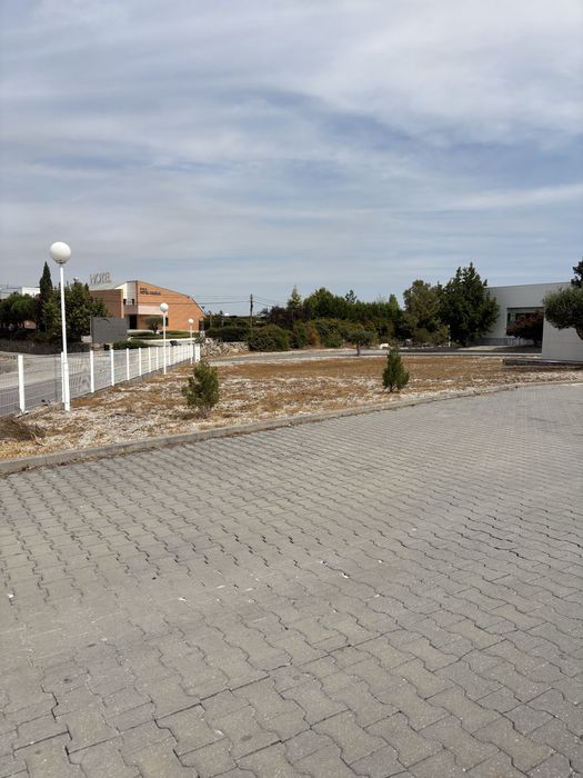 Aluguer de espaco 1000m2