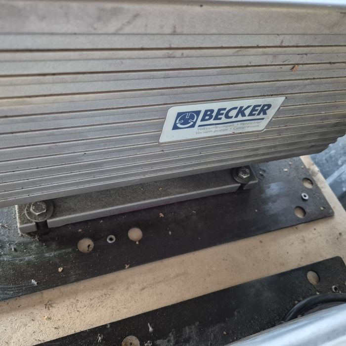 Pompa próżniowa Becker VT 4.25 CNC  850 mbar
