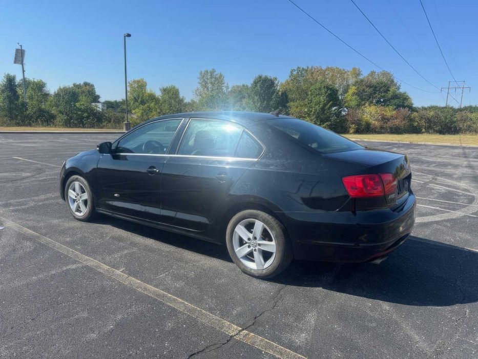 Volkswagen Jetta      2013