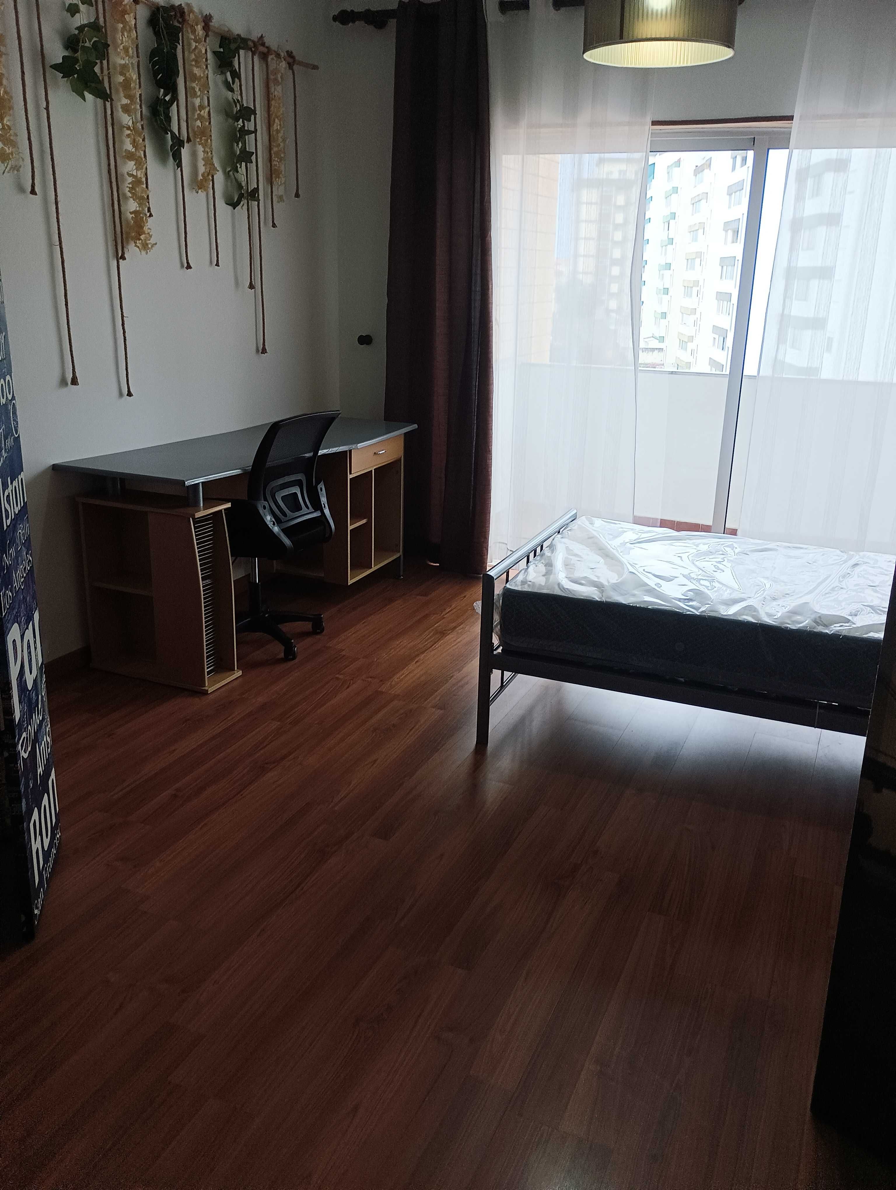 Arrendo quarto duplo para estudantes - Marquês - Leiria