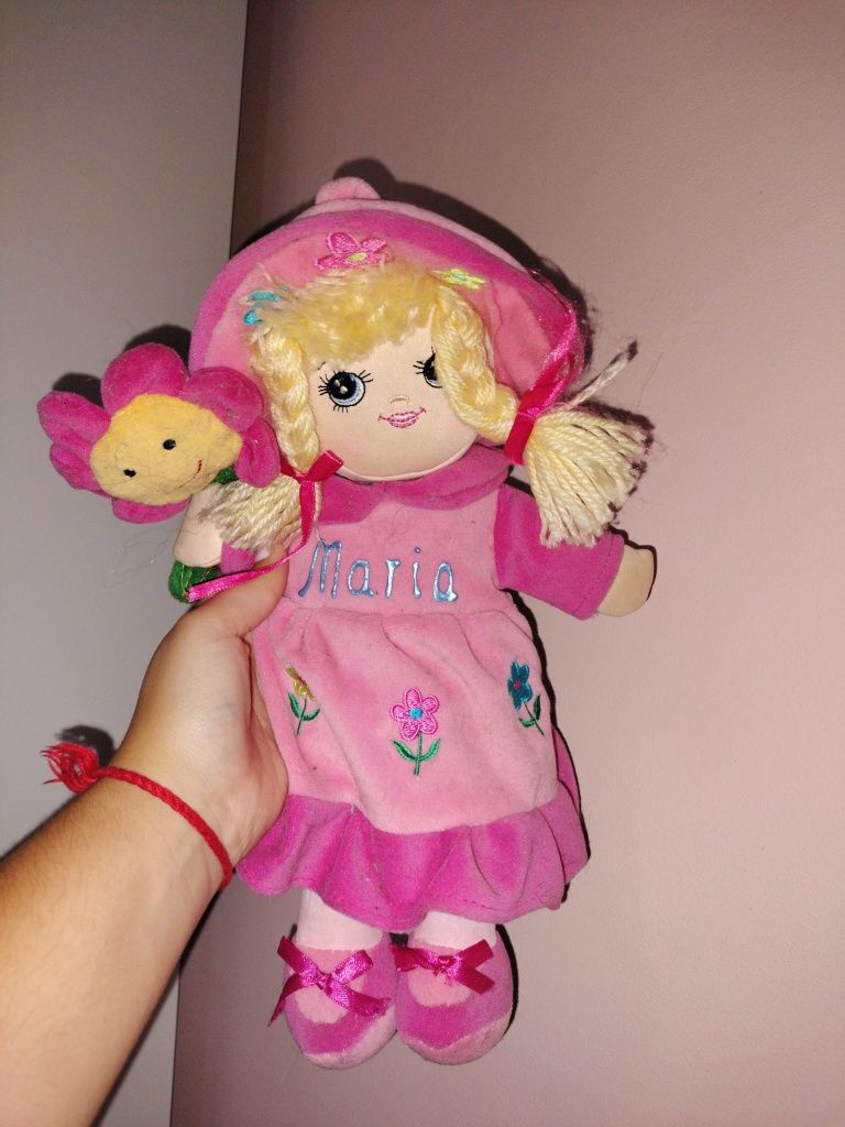 Boneca de peluche
