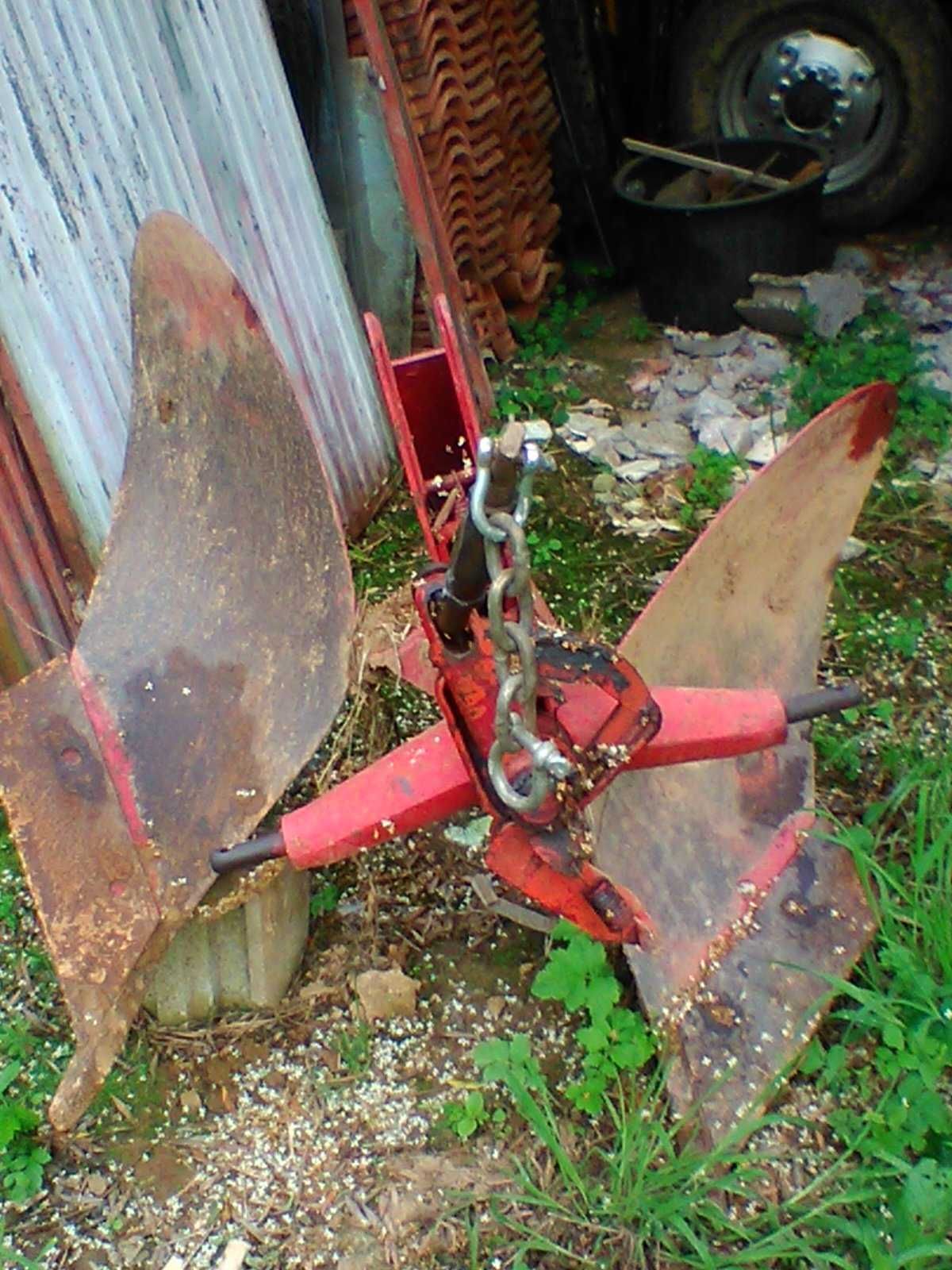 Vendo charrua mecânica 12