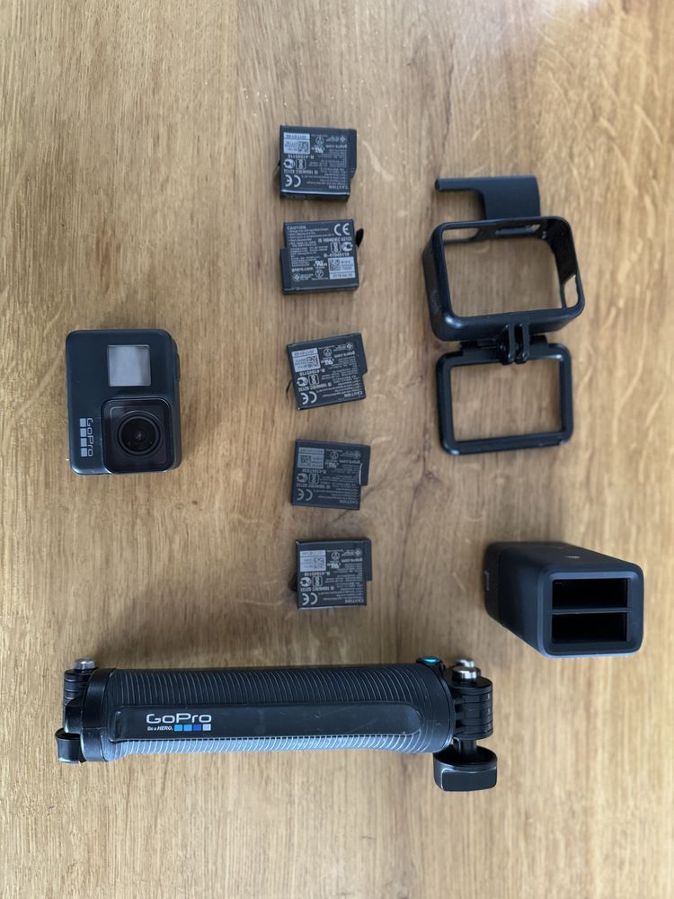 Kamera Go Pro Hero 7 black + 5 baterii + ładowarka + wysiegnik