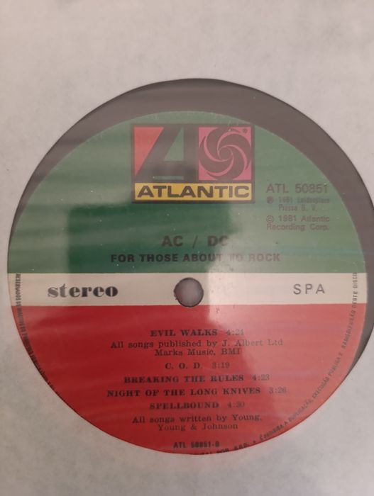 Varios vinis a venda