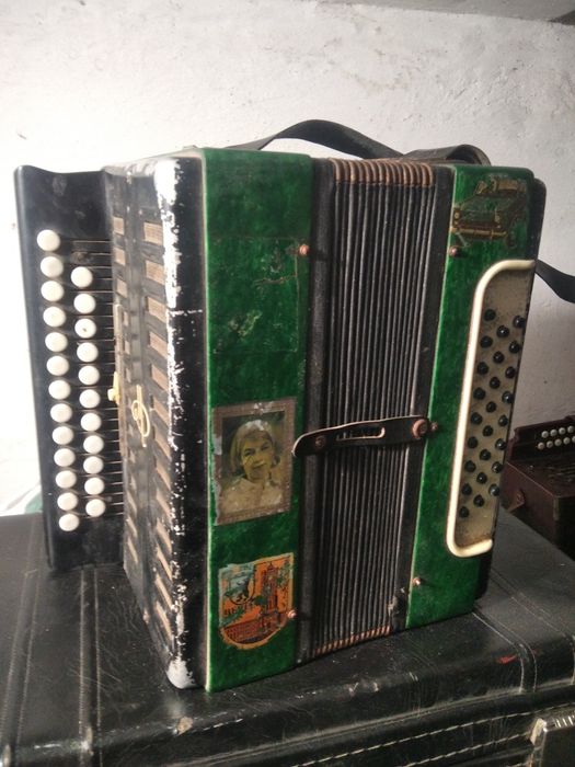 Гармошки Тульські всі робочі грають.можна для декору чи реставрацію.