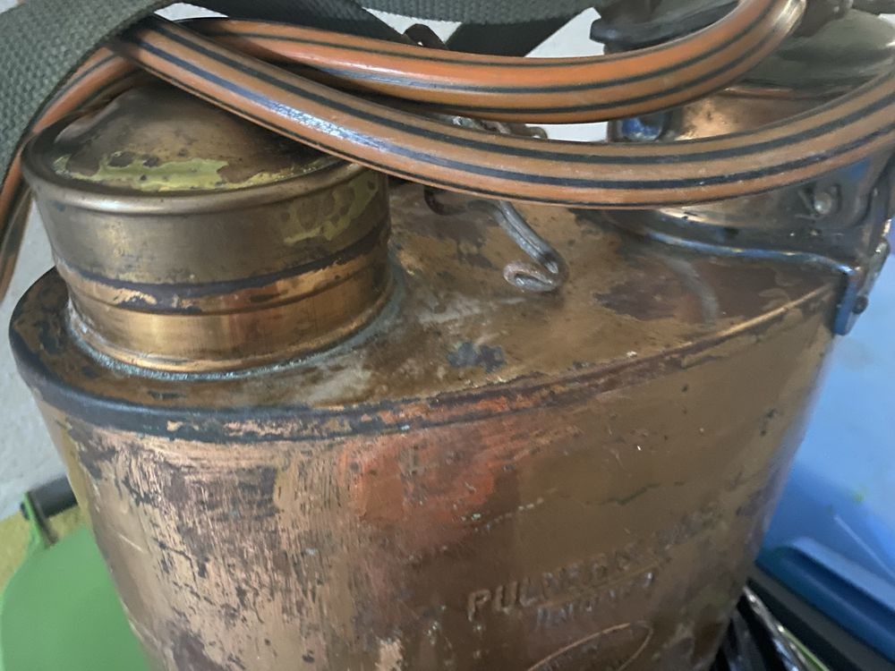 Pulverizador cobre antigo funcional