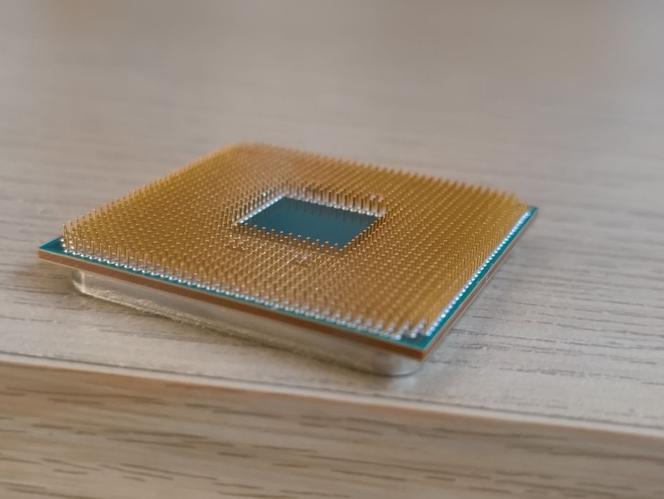 Procesor Ryzen 7 2700x + chłodzenie Prism