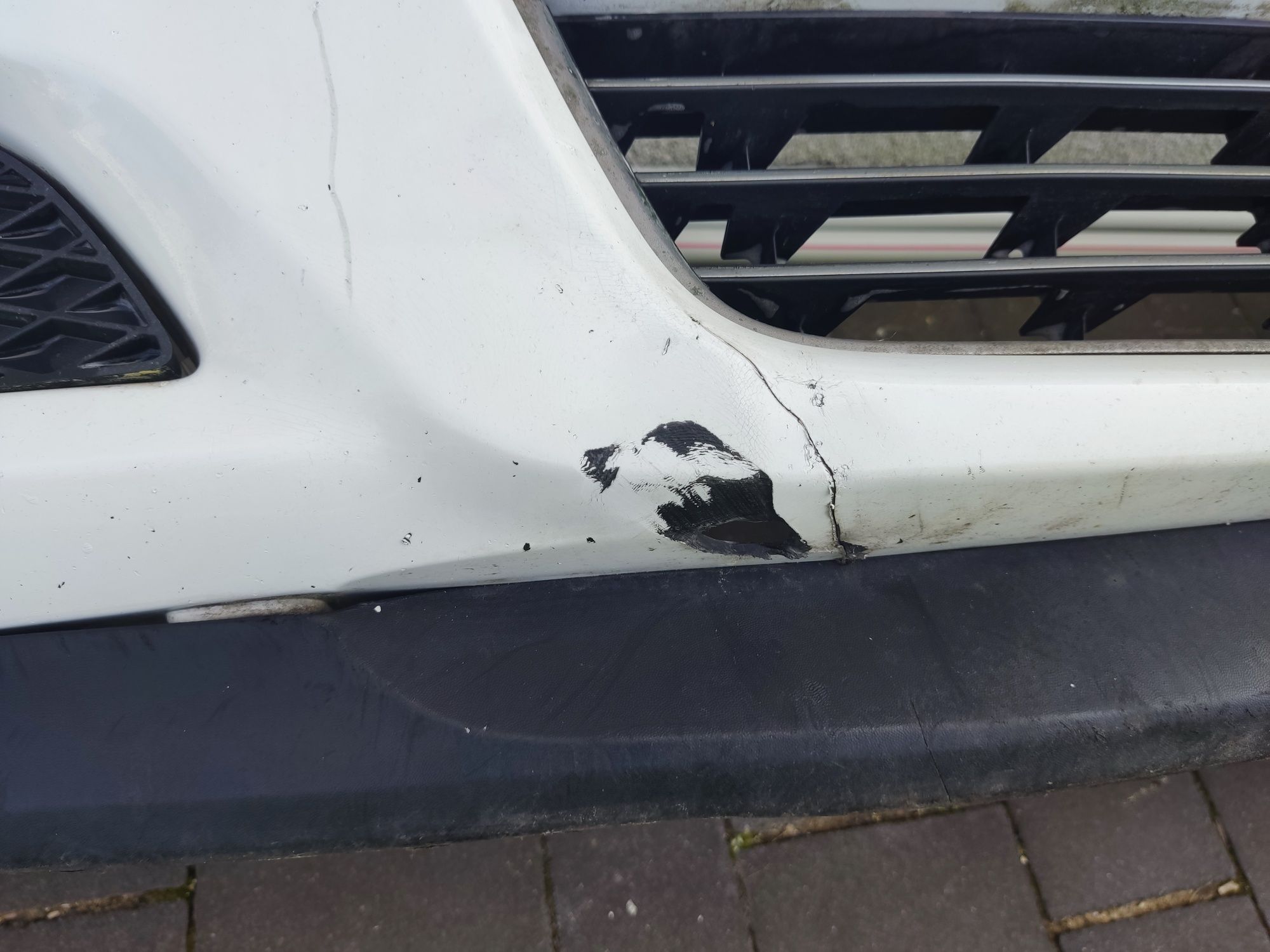 Zderzak przód przedni Opel Astra H kolor Z414