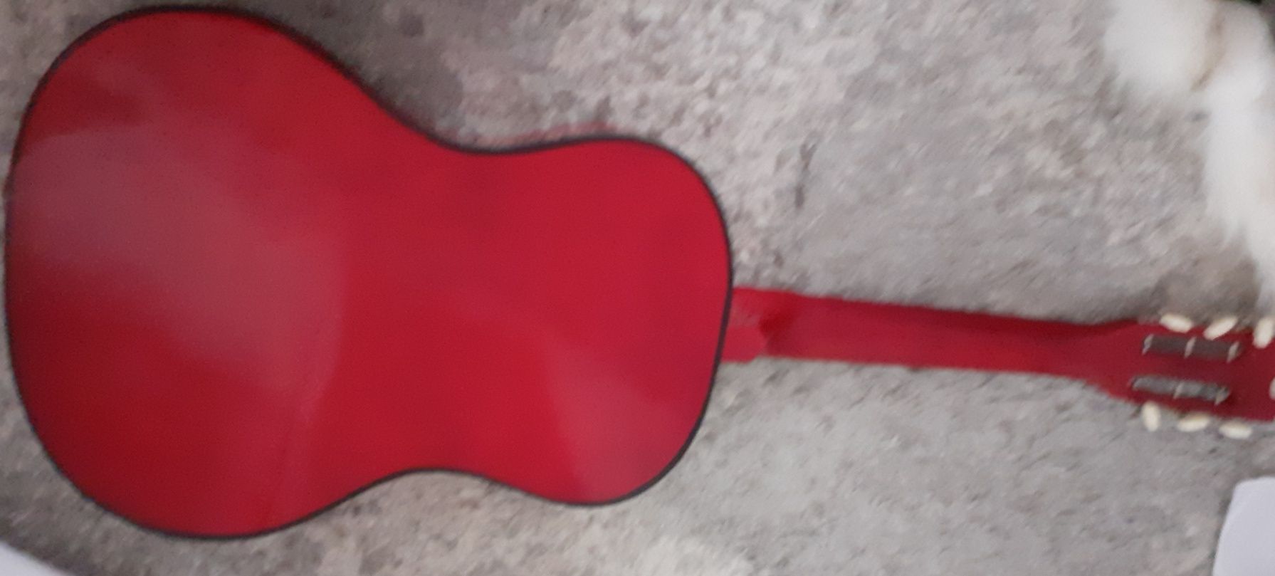 Gitara z wyposażeniem