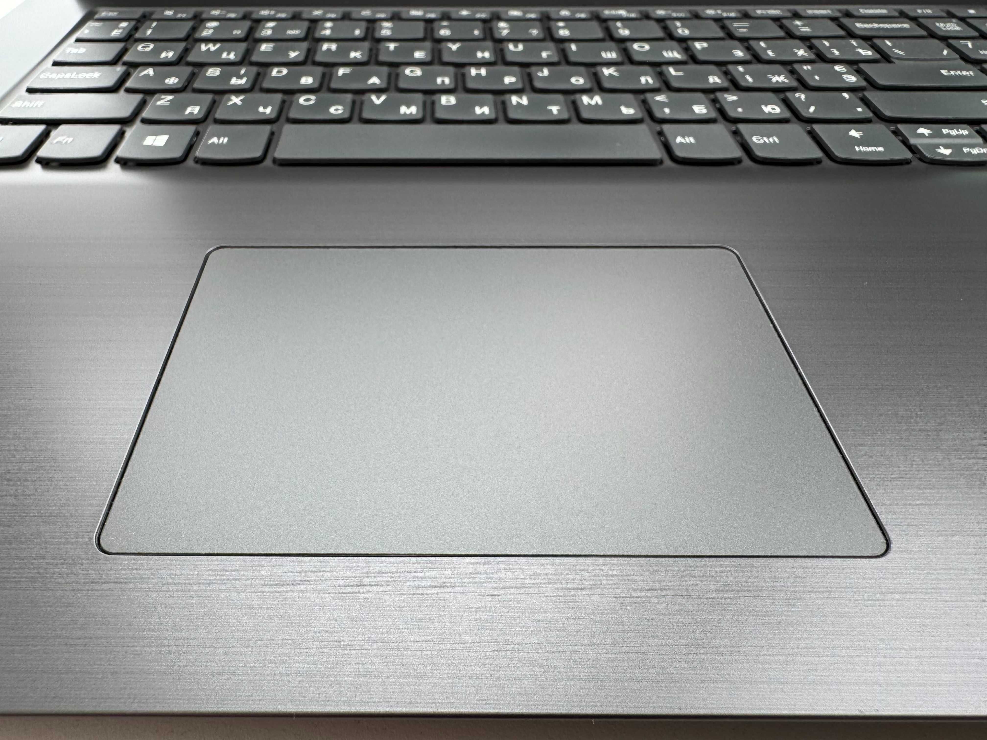Ноутбук Lenovo V17 IIL 82GX007SRA 17,3" IPS, Core i5 3.6GHz, 8Gb, SSD