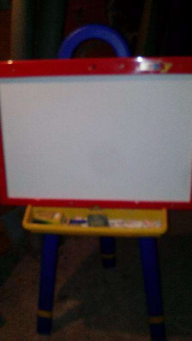 Quadro escolar a preço low cost.