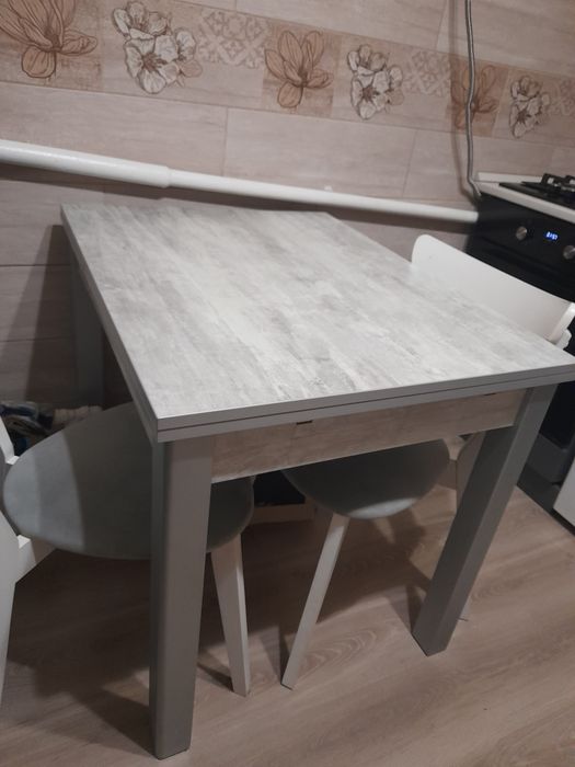 Продам кухонний розкладний стіл