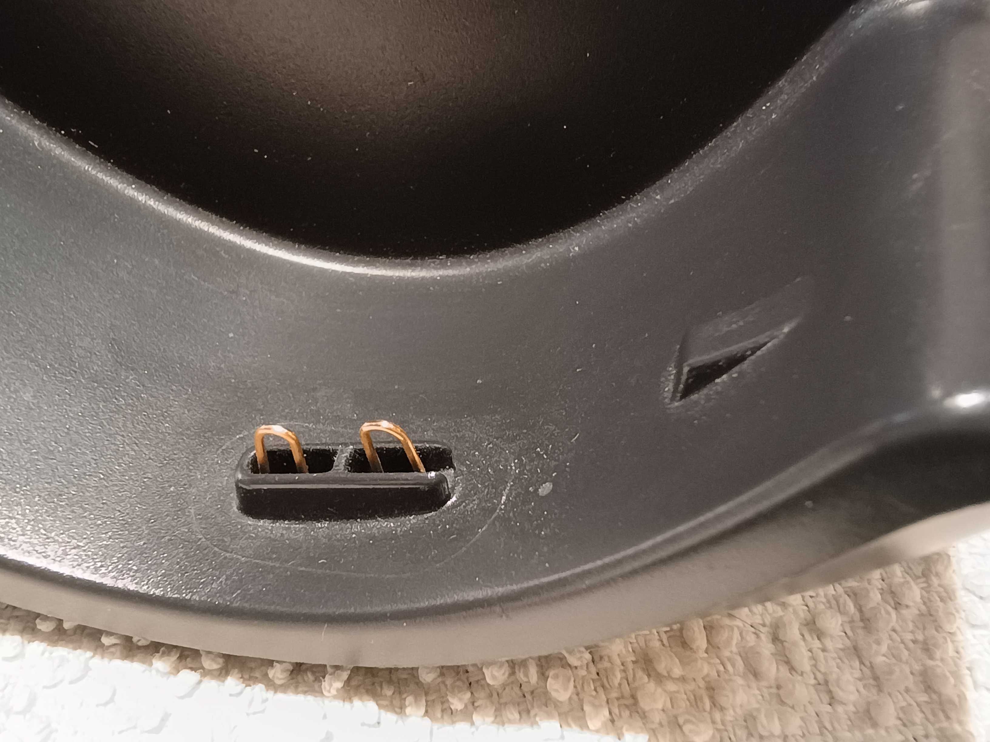 Stacja dokująca SONY do słuchawek TMR-RF850R