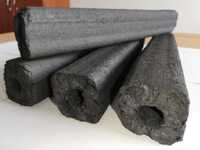 Деревне вугілля з брикету pini kay для гриля.