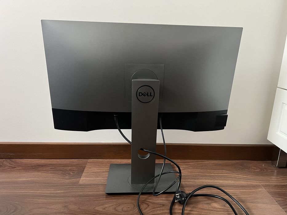 Monitor 4K Dell U2720Q