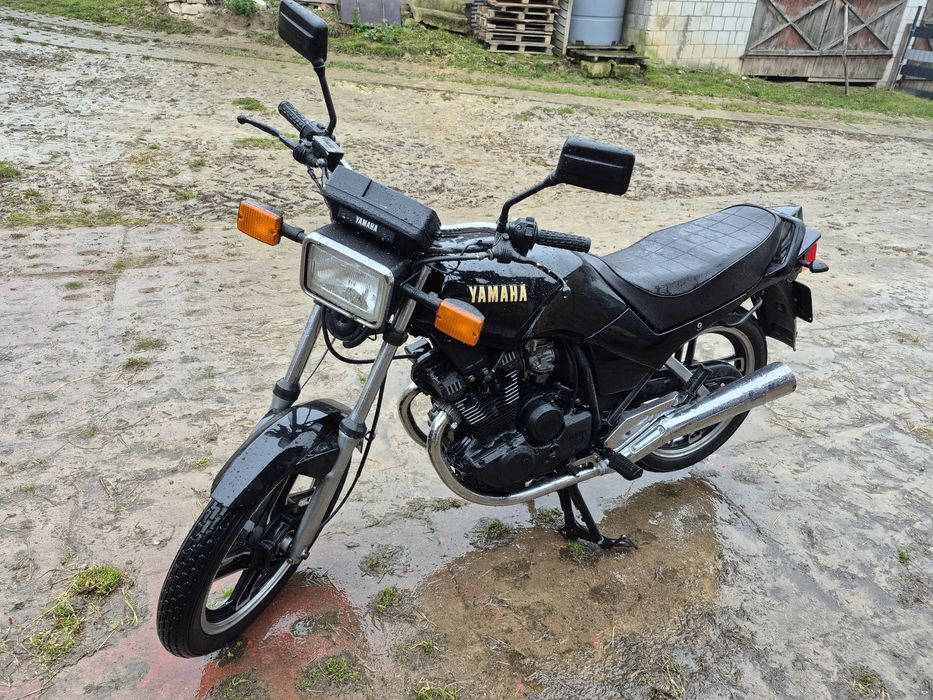 Motocykl Yamaha XS 400