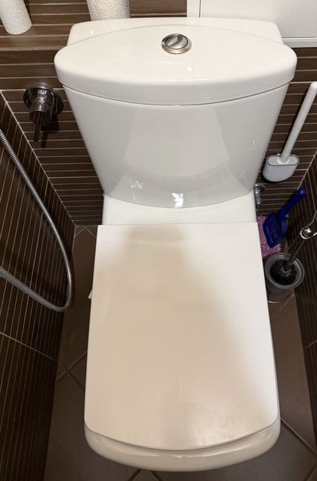 Унітаз U образний квадратний бу в чудовому стані