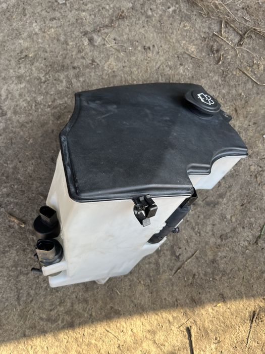 Zbiorniczek plynu spryskiwaczy bmw e83 x3 xenon 3 pompki