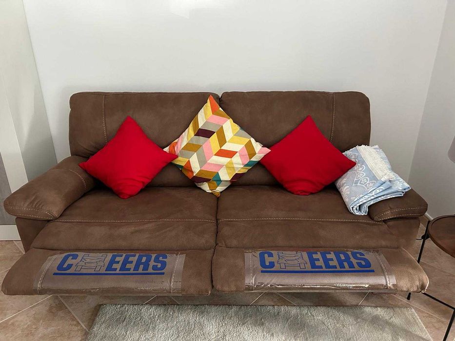 conjunto 2 sofás praticamente novos