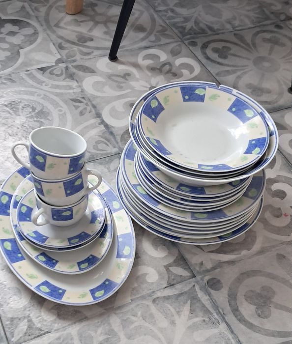 Serwis komplet obiadowy granat biel liscie + gratis kubki