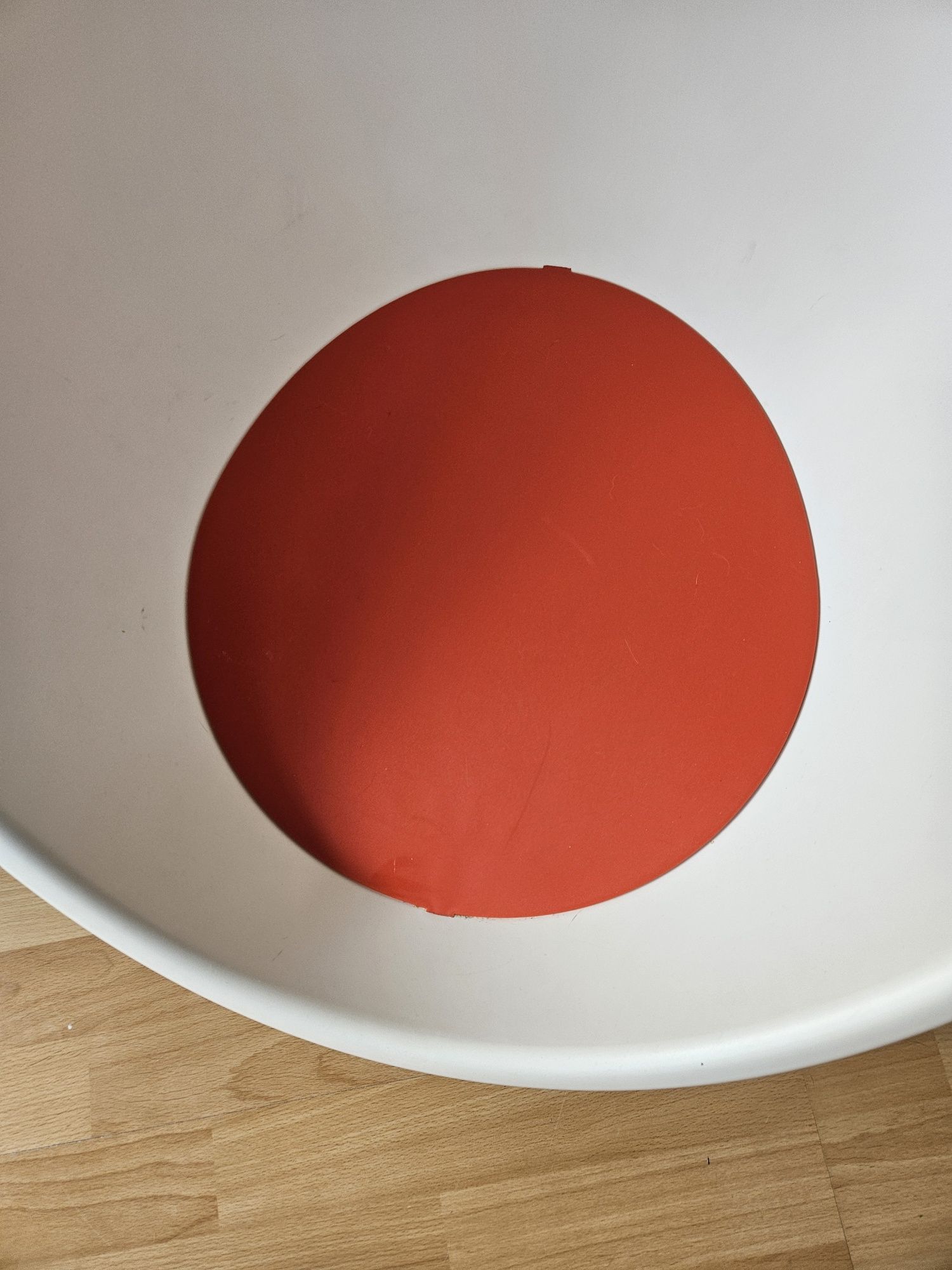 Ikea lomsk fotel bialy zamykany obrotowy jajko