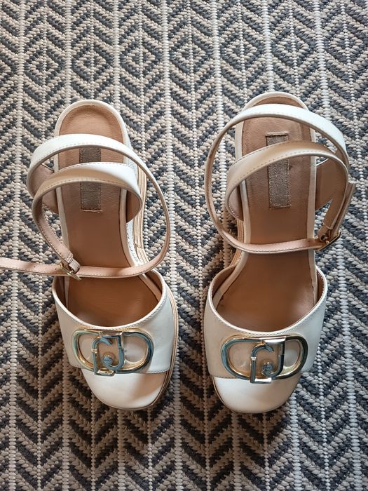 Sandálias liujo tamanho 37