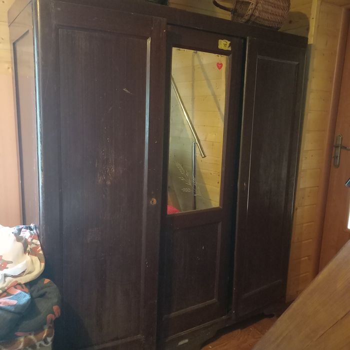 Stara dębowa szafa