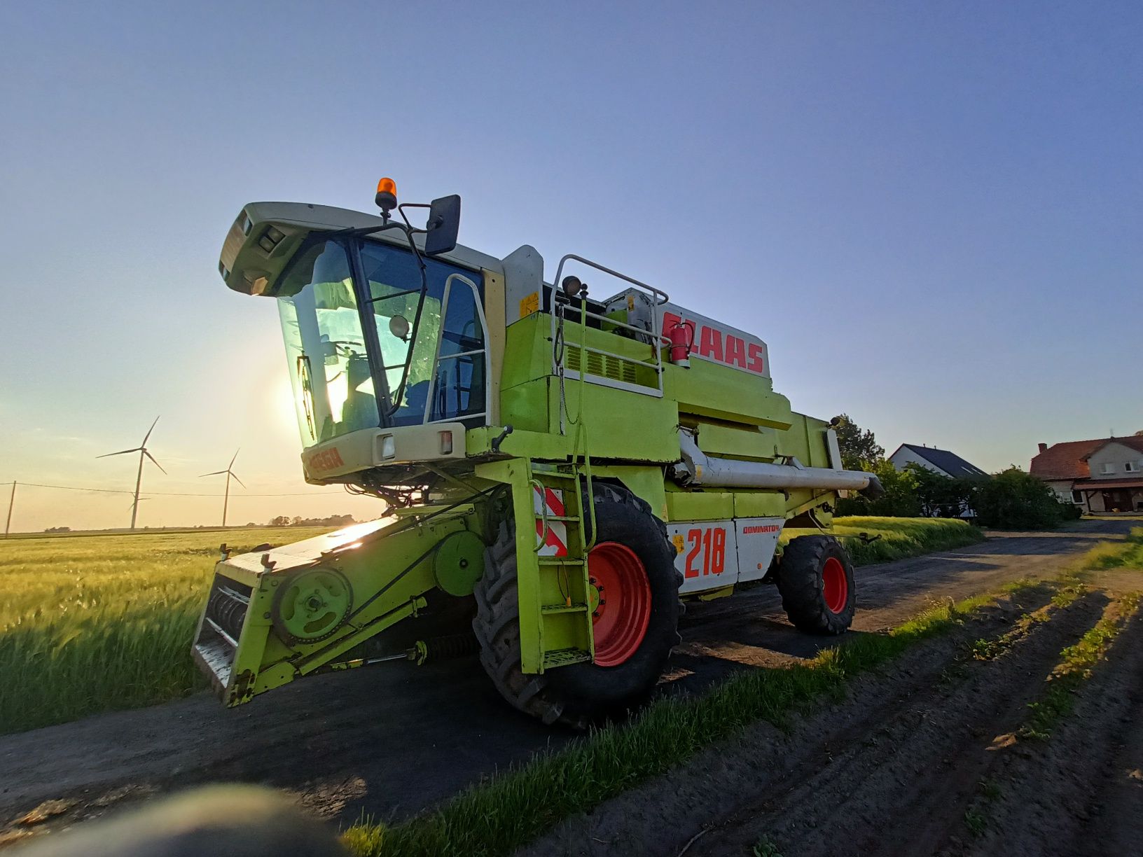 Kombajn Claas dominator mega 218 heder 6m