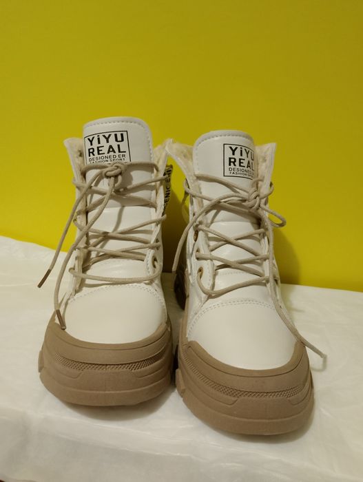 Нові. Чобітки зимові з хутром