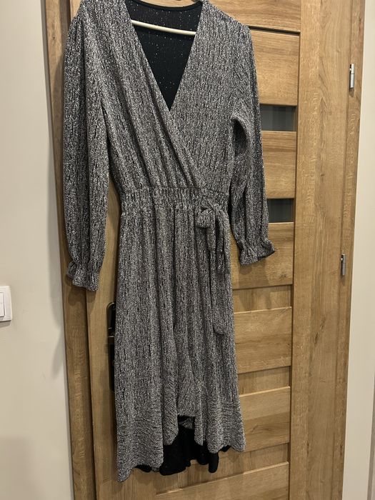 Sprzedam piękną sukienkę Srebrną