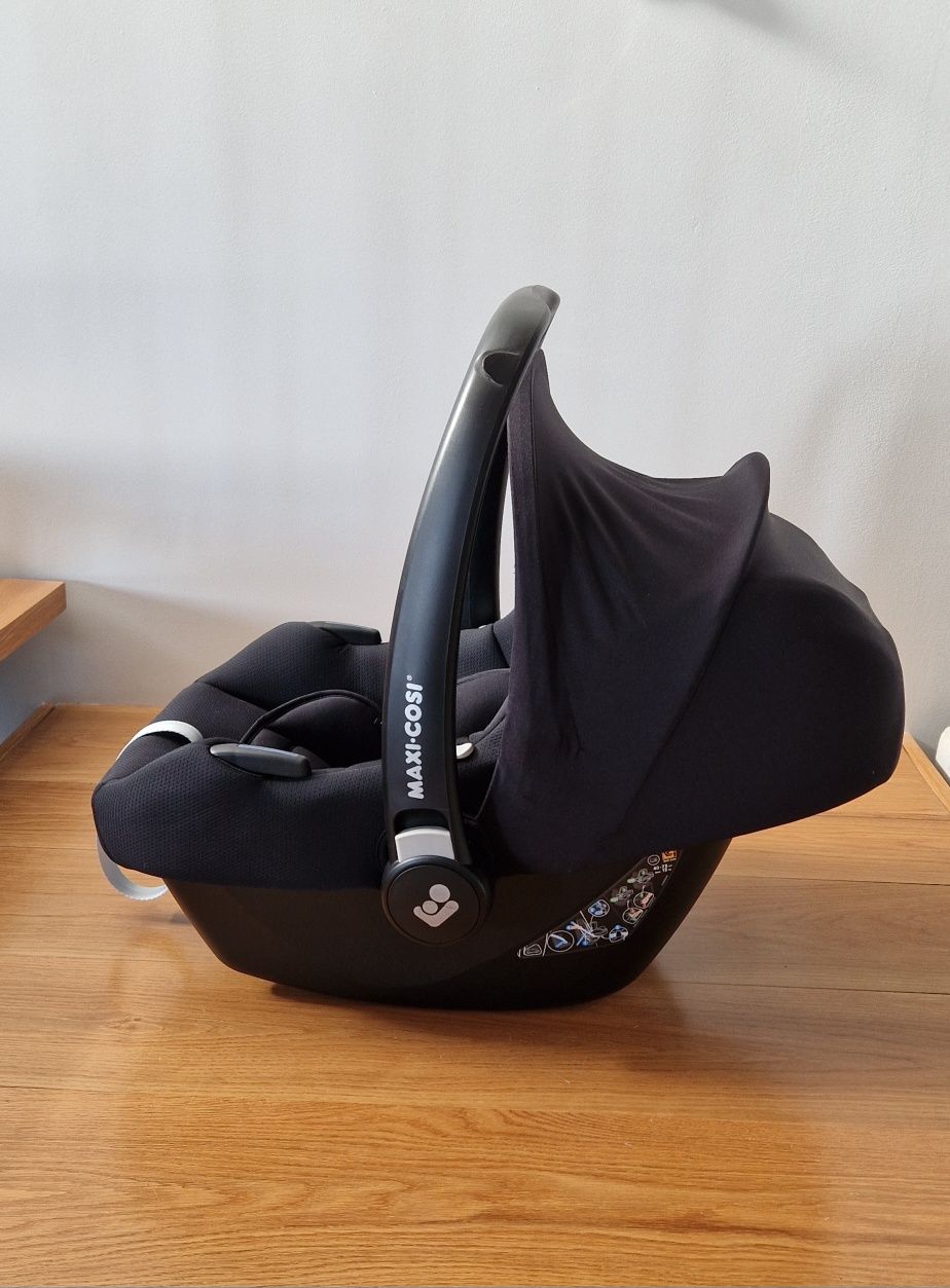 Cadeira-auto MAXI-COSI, CabrioFix i-size + Base Isofix