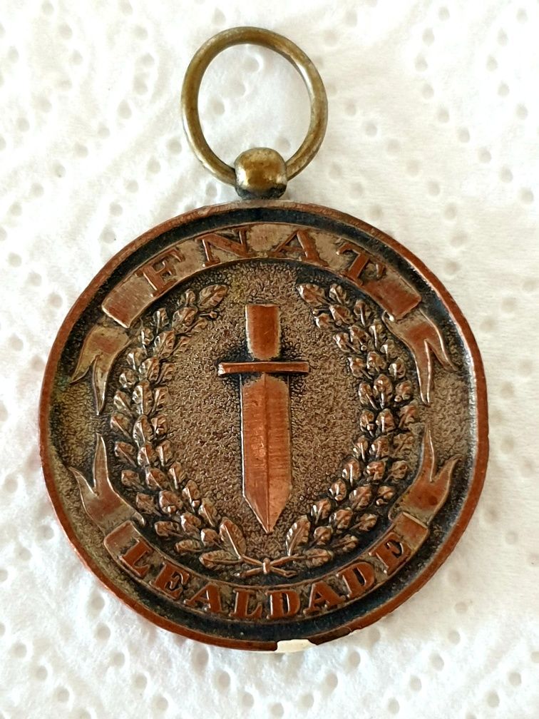 Antiga medalha FNAT Lealdade 1946/47 com filet de ouro