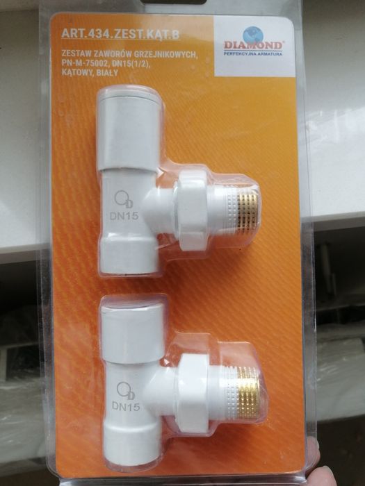 Zestaw zaworow grzejnikowych kątowy