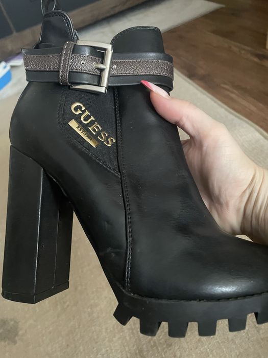 Buty na obcasie czarne 36 rozmiar  ze skorki