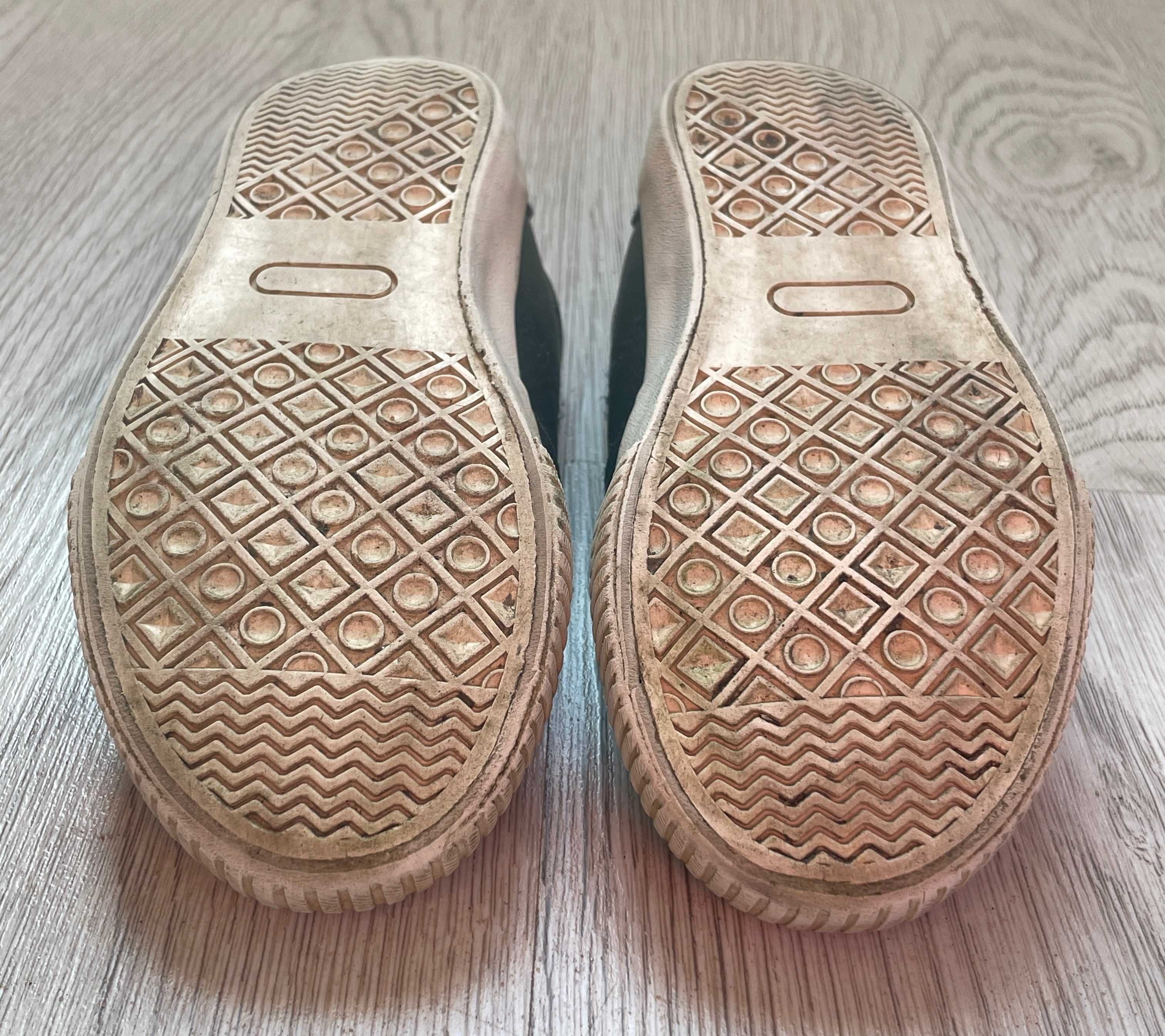 Buty trampki dziecięce granatowe eleganckie Reserved rozmiar 30