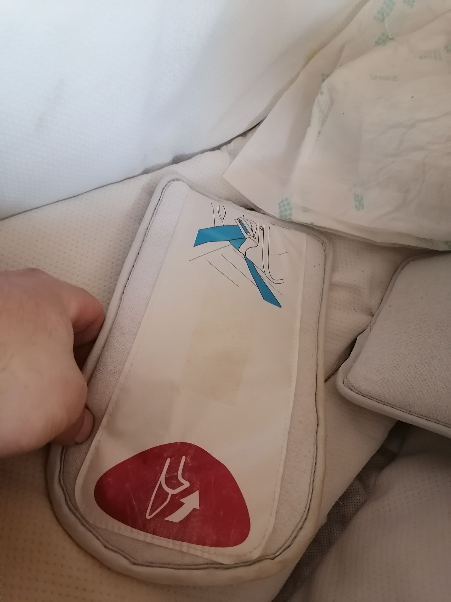 Łóżeczko Chicco do auta, gondola, bobas jedzie i śpi na leżąco,Polecam